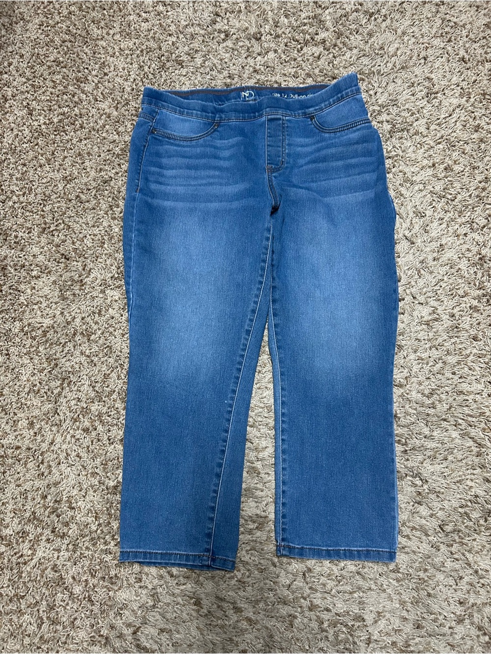 new directions Women's Medium Blue Ankle Crop Stretch Jeans